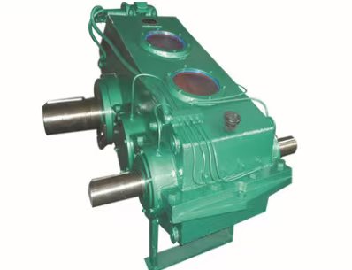 Representative crane and auxiliary-drive gearbox family imagery; the exact configuration varies by application.