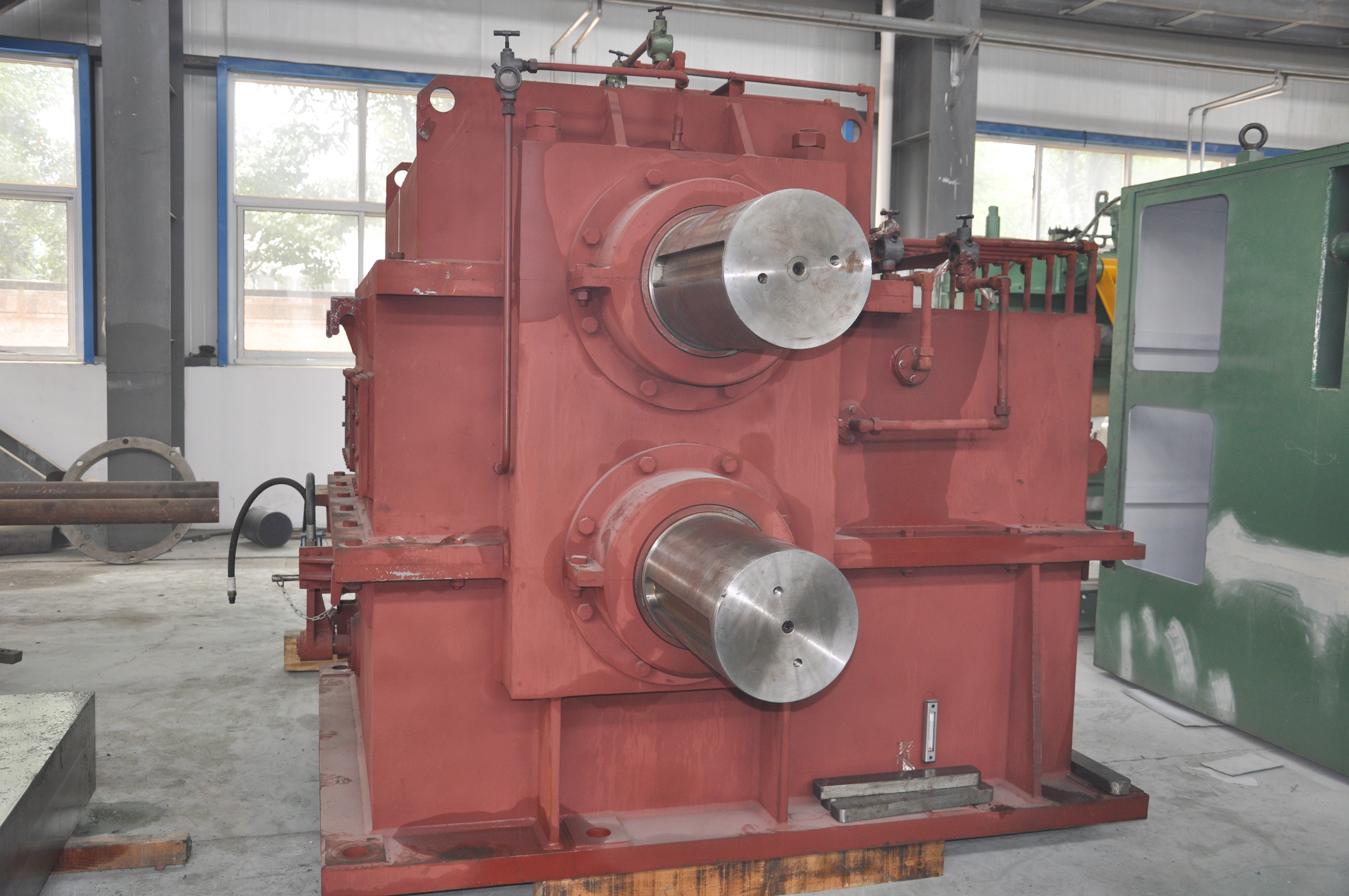 Representative uncoiler and recoiler drive family imagery; the exact configuration varies by application.