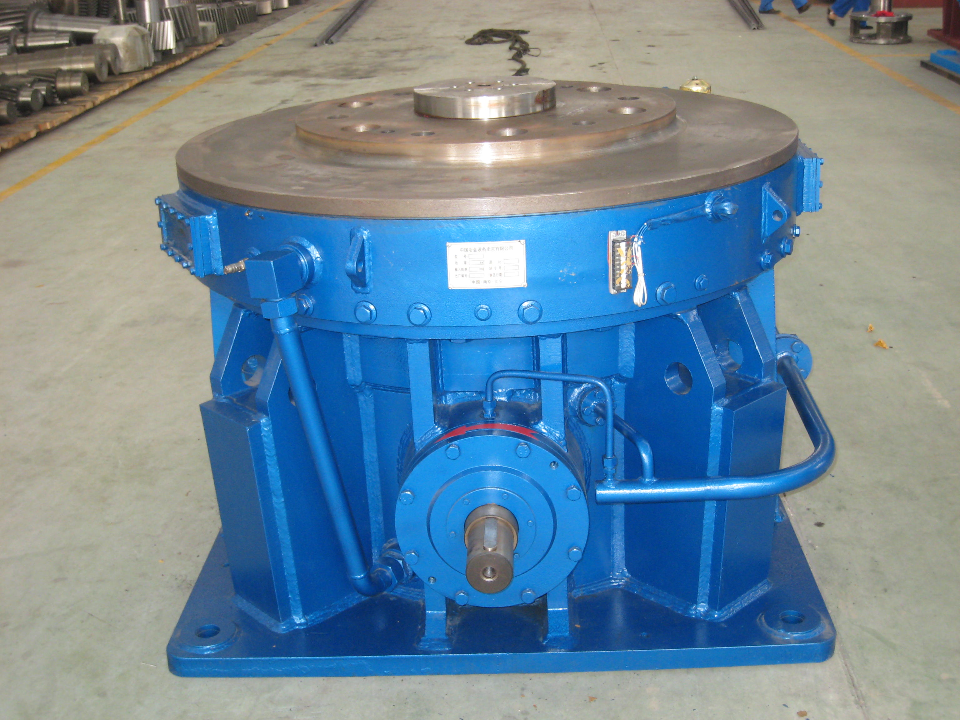 Representative vertical-mill gearbox family imagery; the exact configuration varies by application.