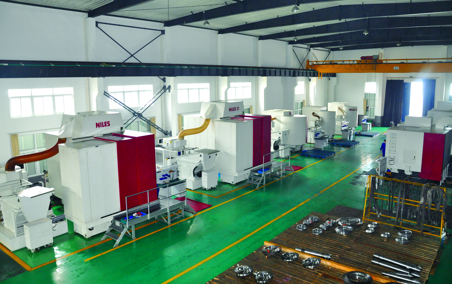 Bright, Climate-Managed Machining Floors
